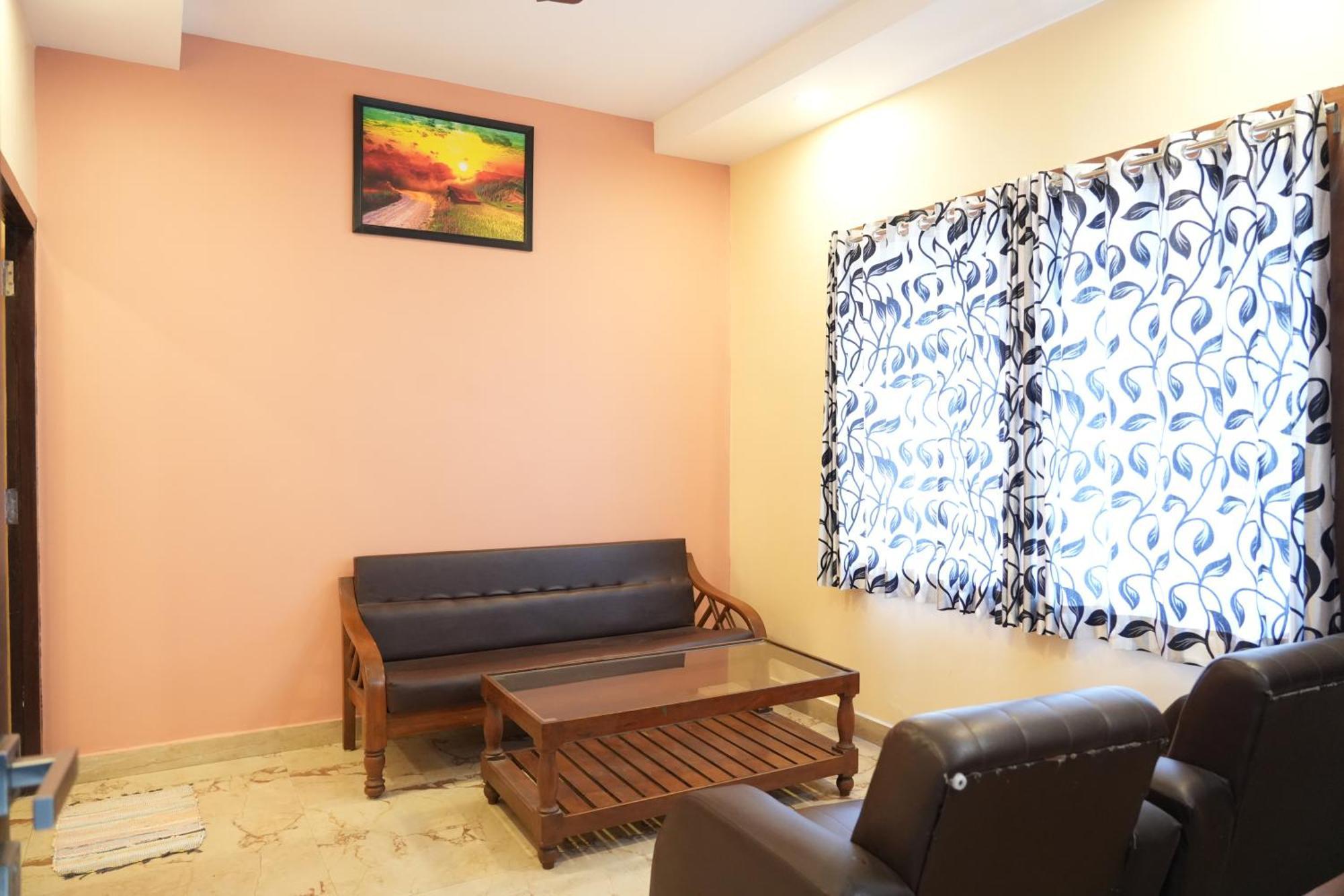 Sri Krishnan Residency Hotel Pollāchi Buitenkant foto